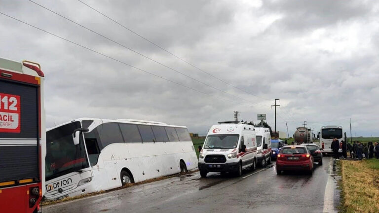 1-mayisa-giden-iscileri-tasiyan-otobus-yoldan-cikti-1-yarali-gy7fUxxf.jpg