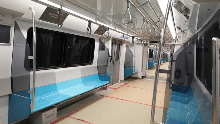 1-mayista-toplu-tasima-calisiyor-mu-bugun-hangi-metro-duraklari-kapali-1-mayis-2026-DblpAY5D.jpg