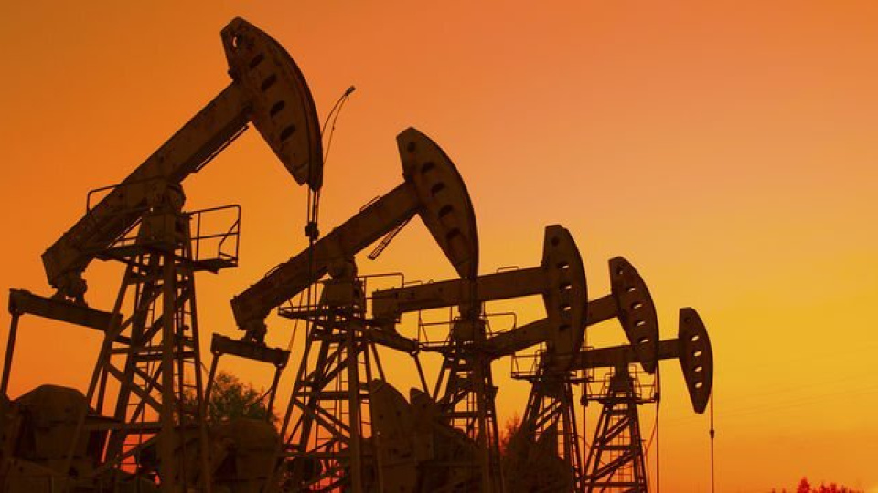 abdnin-ham-petrol-stoklari-beklentilerin-uzerinde-azaldi-fYxqlKTR.jpg