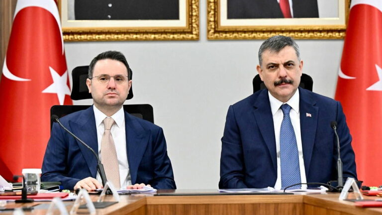 adalet-bakani-akin-gurlek-ile-icisleri-bakani-ciftci-bir-araya-geldi-HwcZDfnT.jpg