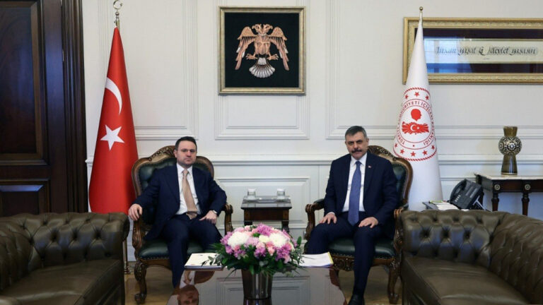 adalet-bakani-akin-gurlekten-icisleri-bakani-mustafa-ciftciye-ziyaret-BVxhjbqK.jpg
