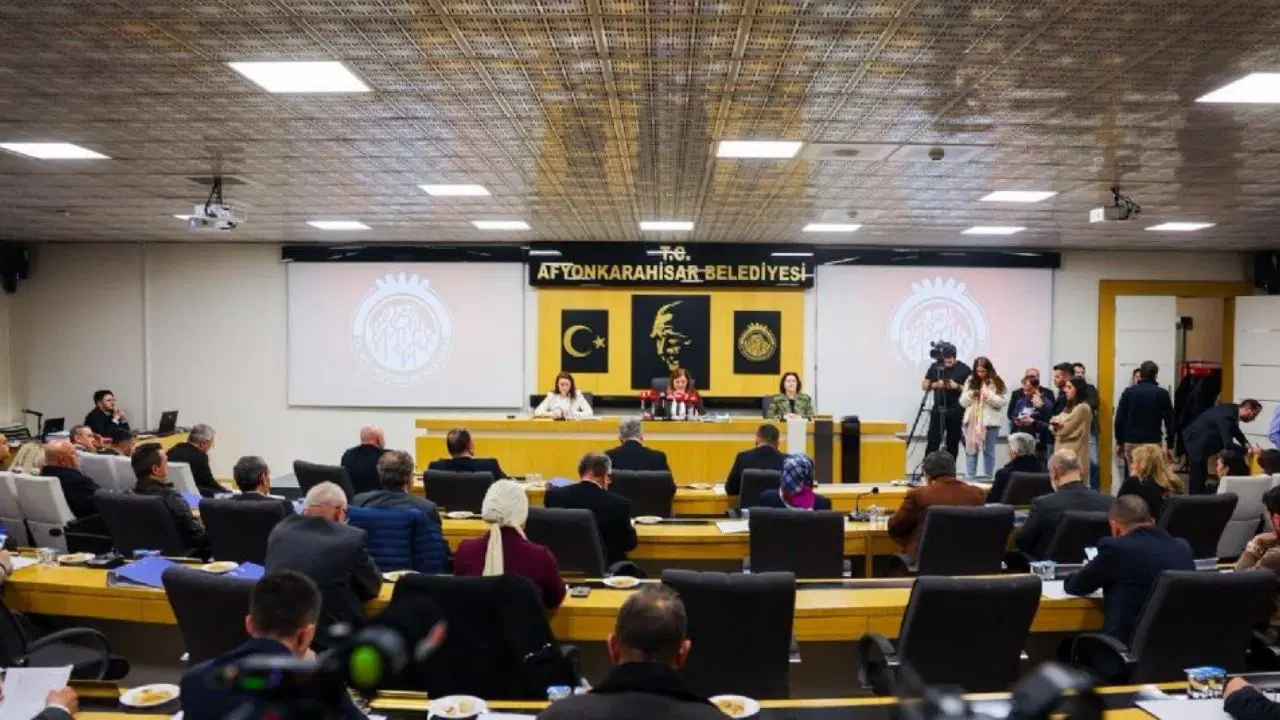 afyonkarahisar-belediye-meclisinde-cogunluk-hangi-partide-afyonkarahisar-belediyesi-meclis-uyesi-dagilimi-JS4Lmxgx.jpg