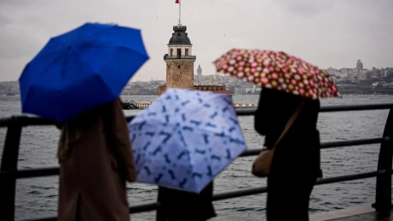 akom-pazar-gunune-dikkat-cekti-istanbulda-hava-nasil-olacak-GAWLEVei.jpg