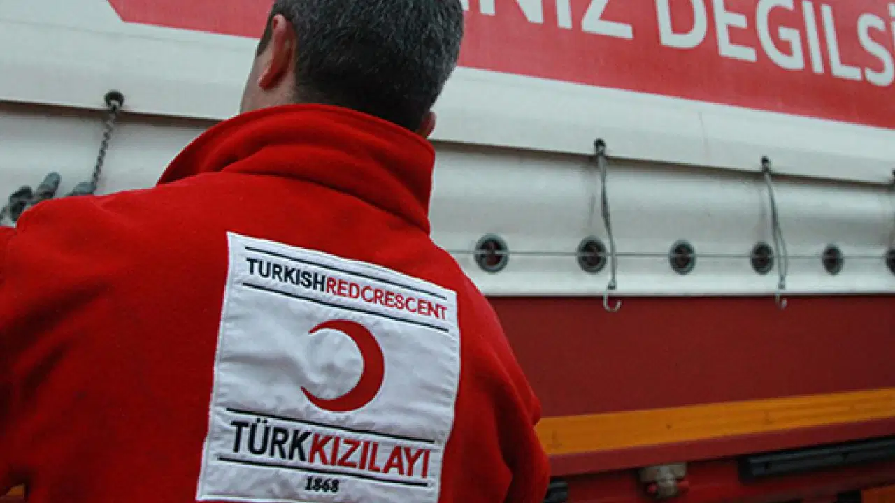 akp-turk-kizilayina-iliskin-duzenlemelerin-yer-aldigi-kanun-teklifini-tbmmye-sundu-p4BJl5va.jpg