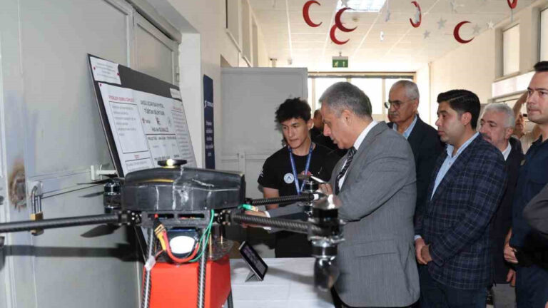 aksu-ucak-bakim-lisesinde-bilim-fuari-acildi-5wL9etWQ.jpg