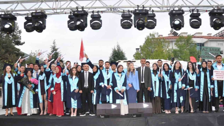 alkude-mezuniyet-heyecani-pZiwKFxM.jpg