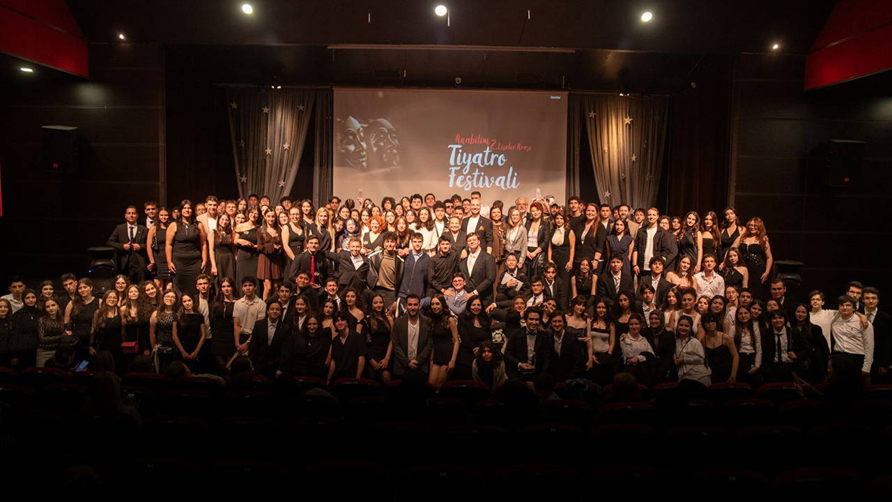 anabilim-2-liseler-arasi-tiyatro-festivalinde-oduller-sahiplerini-buldu-zHvu5BPI.jpg