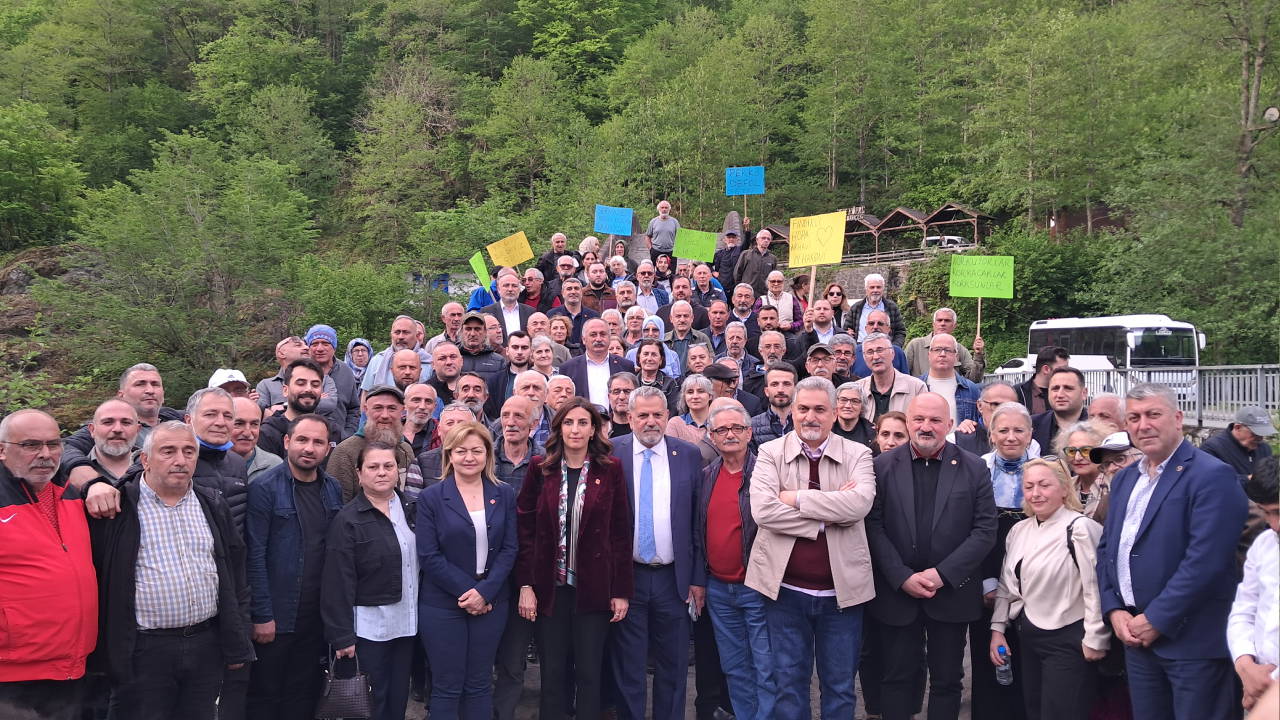 arhavililer-ciftekoprude-planlanan-maden-ve-hes-projelerini-protesto-etti-AsqIH5xa.jpg