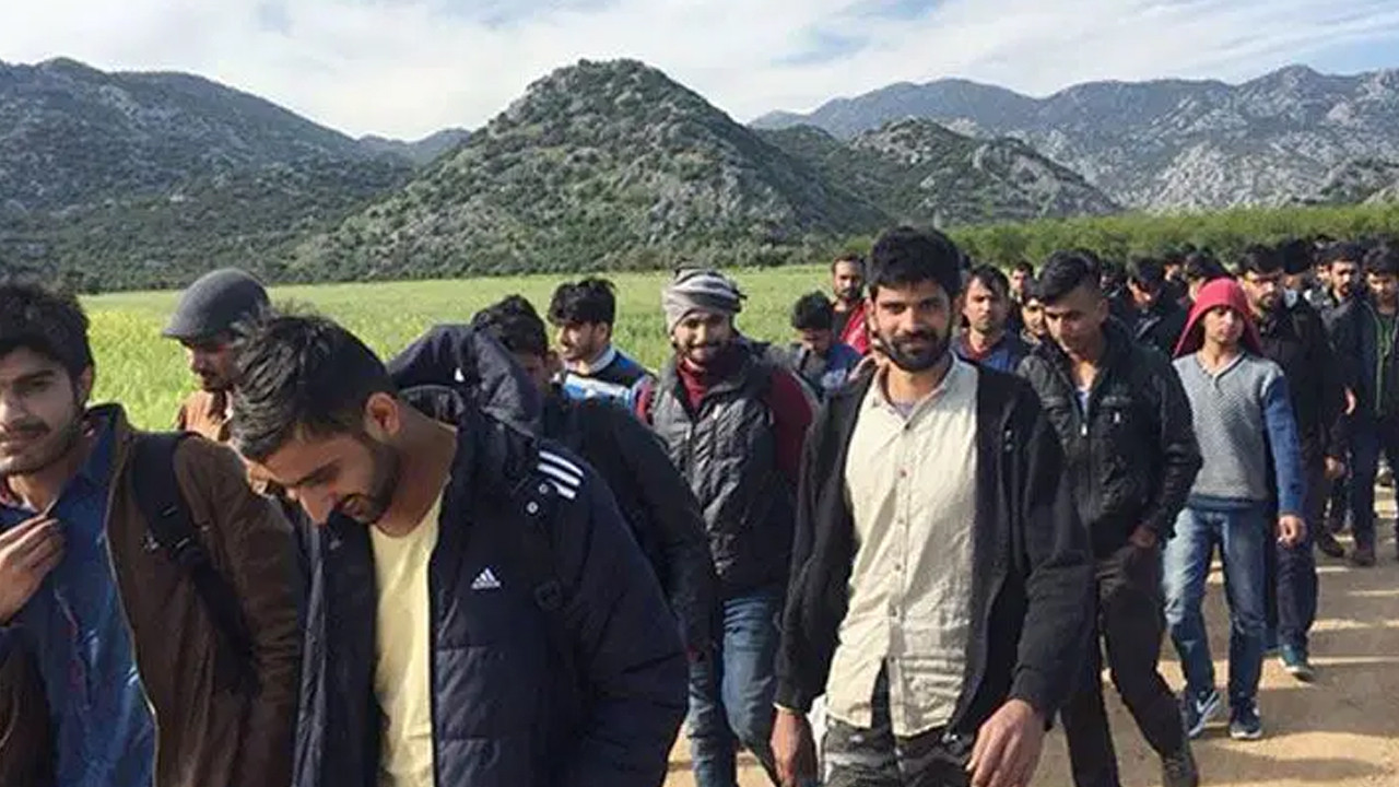 avrupa-afganistan-ile-masaya-oturuyor-konu-multeciler-2UD1WtGK.jpg