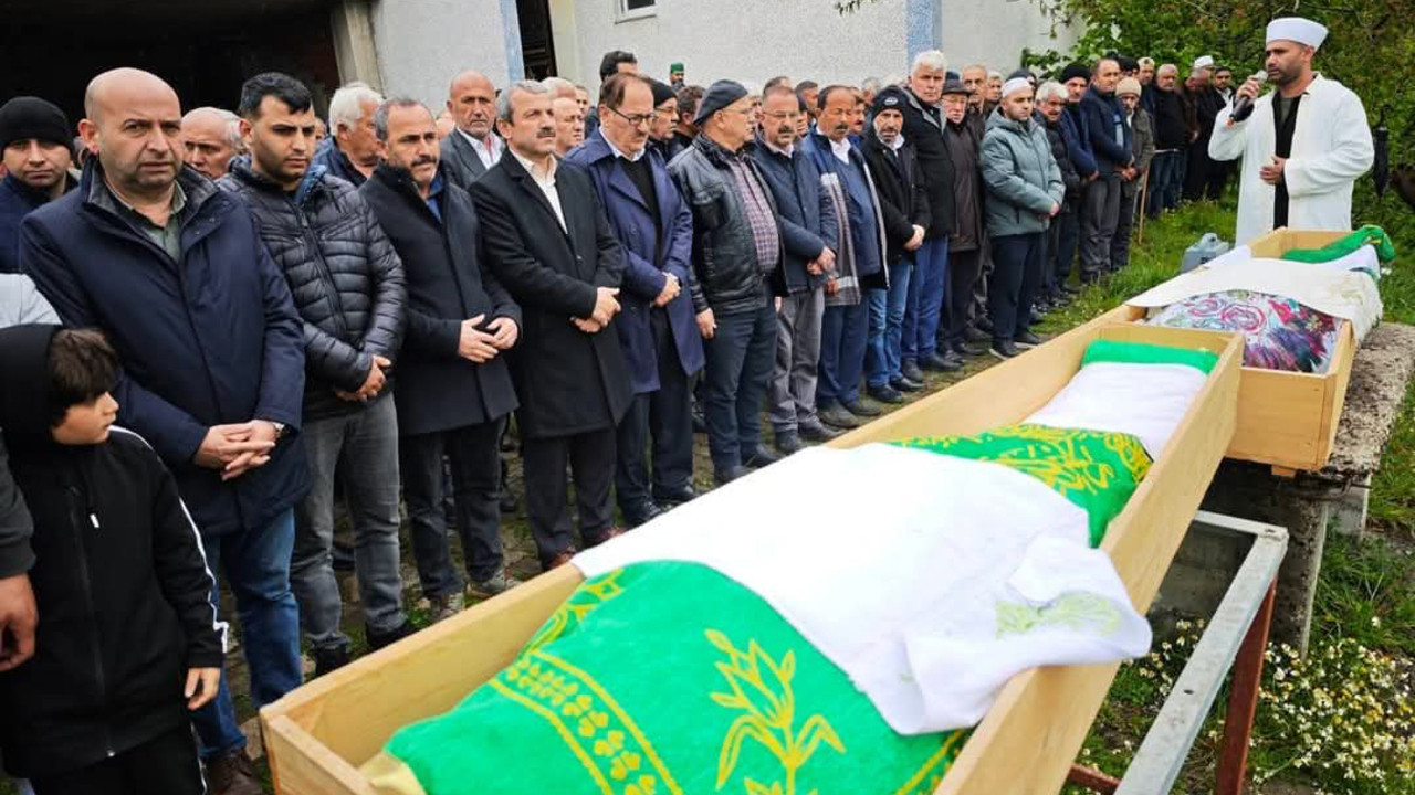 ayni-gun-hayatini-kaybeden-anne-ogul-topraga-verildi-EIan8SVC.jpg