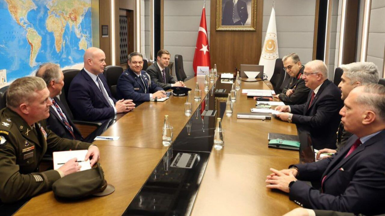 bakan-gulerden-nato-diplomasisi-turkiye-ve-abd-temsilcileriyle-bir-araya-geldi-ShTVqqgp.jpg