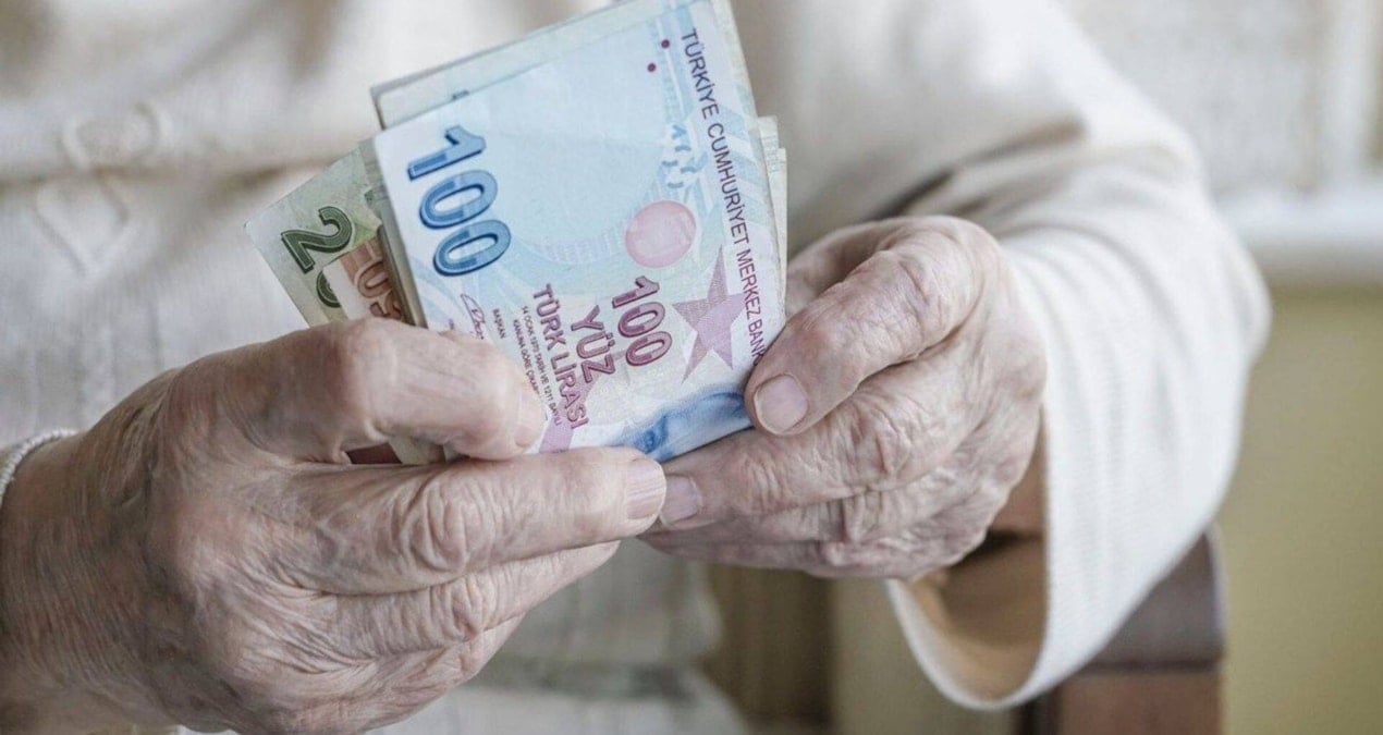 bankaya-borcu-olan-emekliye-kotu-haber-ayliginizin-hepsi-bloke-edilebilir-82jd5DOR.jpg