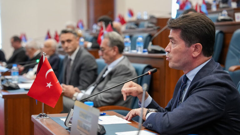 baskan-kaya-ibb-trabzonspor-projesine-degil-planlama-yetkisinin-meclisten-alinmasina-karsi-uAnIchNB.jpg