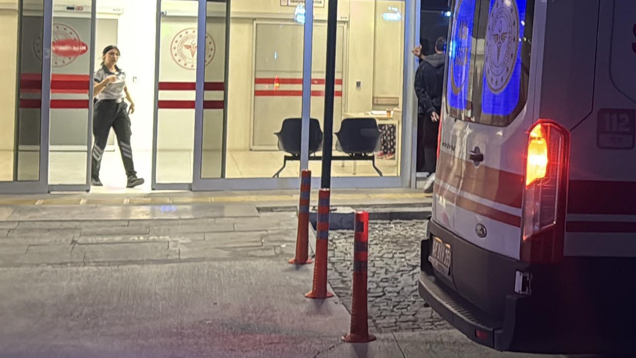 batiyoruz-ihbari-ekipleri-harekete-gecirdi-1-kisi-oldu-23-kisi-kurtarildi-PF1xs5GW.jpg