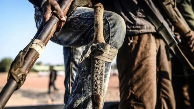 boko-haram-nijeryada-okulu-basti-ogrenciler-kacirildi-UFvgA4KY.jpg