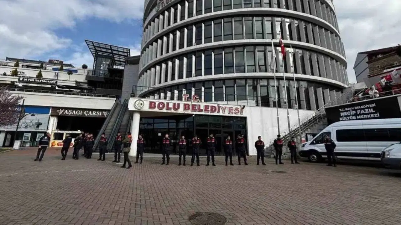 bolu-belediyesi-sorusturmasinda-yeni-gelisme-baskan-yardimcisi-leyla-beykoz-ve-meclis-uyesi-tahliye-edildi-SqyfVwSN.jpg