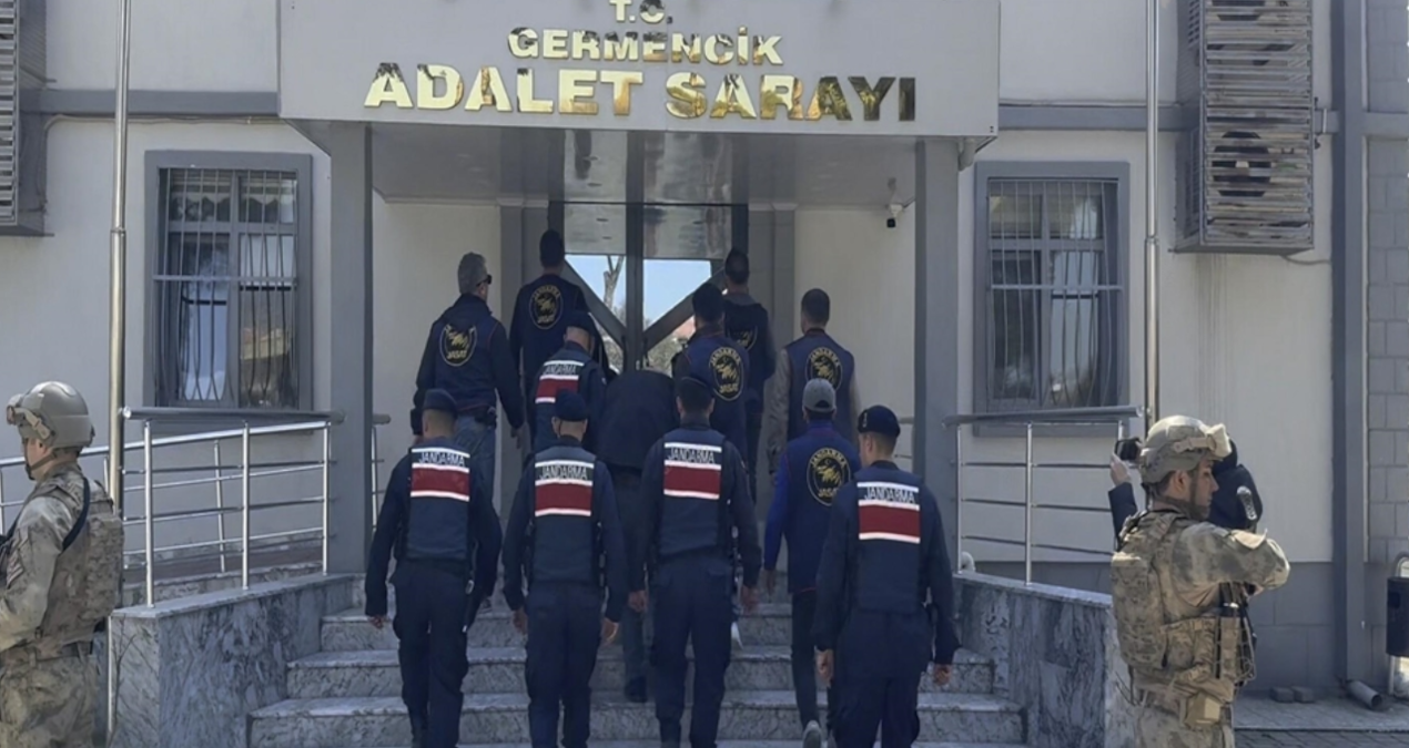 cani-evlat-annesini-odunla-oldurdu-cgQCgwqP.jpg