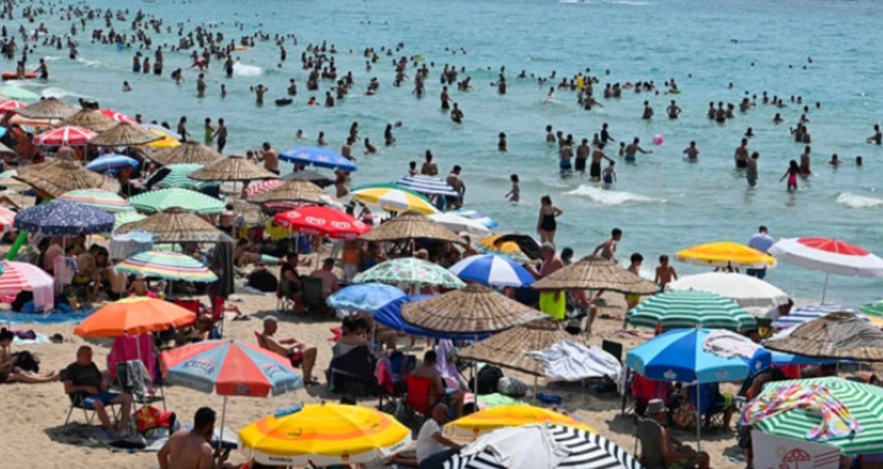 cebinde-euro-olmayana-lahmacun-yok-bayramda-tatil-icin-servet-gerekiyor-WaEt9D6W.jpg