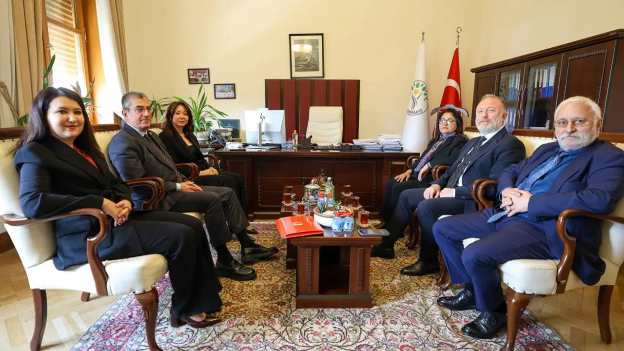 chpden-dem-partiye-ara-secim-ziyareti-numan-kurtulmusa-cagri-baskin-secim-sorusuna-yanit-mPMFpcfq.jpg
