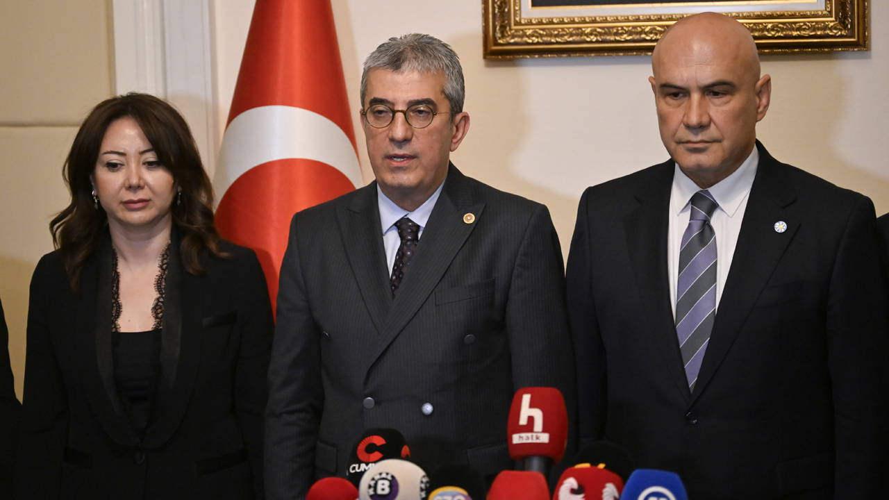 chpden-iyi-partiye-ara-secim-ziyareti-akpye-dikkat-ceken-burcu-koksal-tepkisi-S2XXse18.jpg