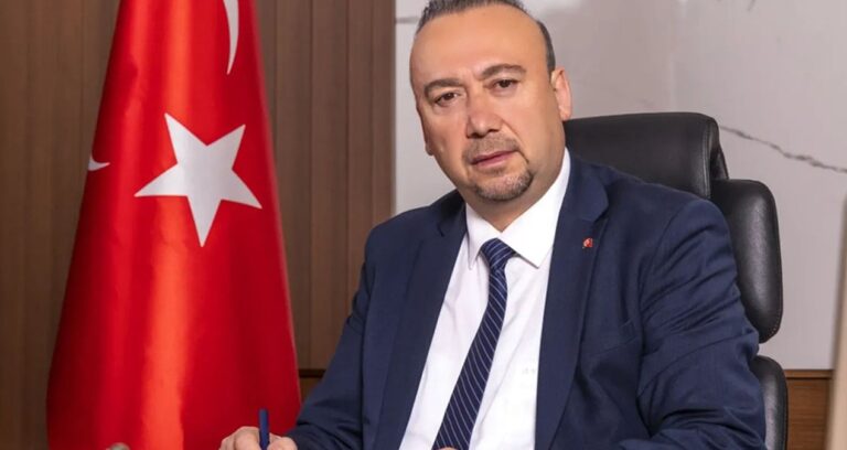 chpden-oy-karsiligi-ise-alim-iddialarina-yalanlama-delegelerden-birinin-cocugu-yok-digerinin-cocugu-5-i1YqUZPf.jpg