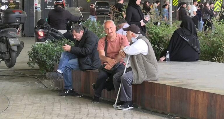 cocugu-doyuramiyoruz-bayram-neyimize-uJRuyhbZ.jpg