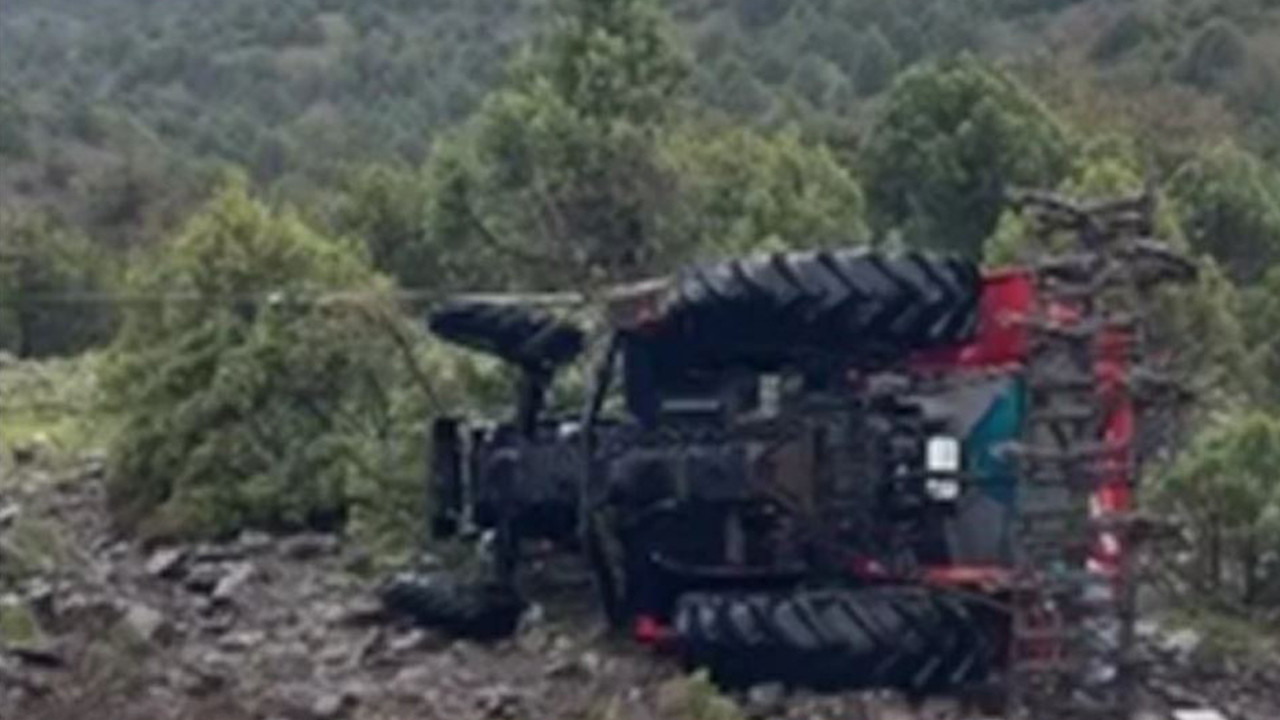 corumda-traktor-sarampole-devrildi-1-yarali-vCyKzKhN.jpg