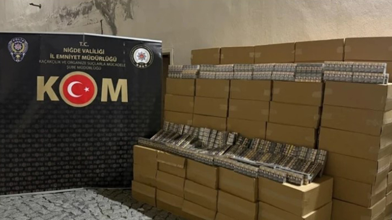 dev-kacak-sigara-operasyonu-50-bin-paket-ele-gecirildi-cvFRpAsM.jpg