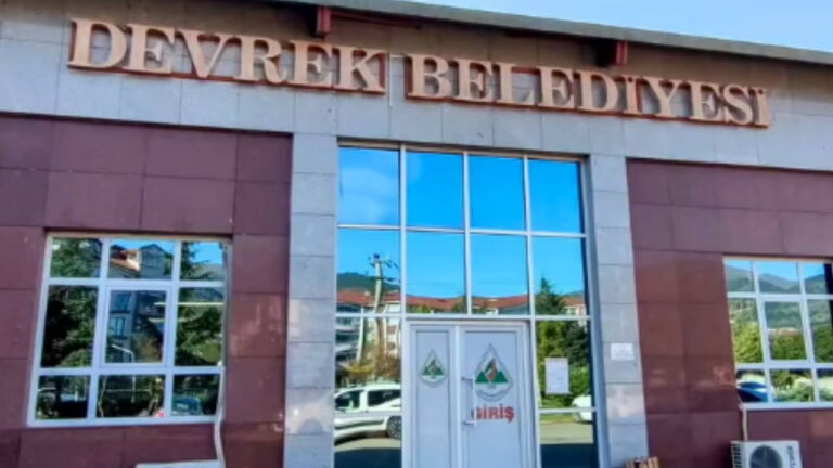 devrek-belediyesi-davasinda-ilk-durusma-tamamlandi-eski-baskanin-ev-hapsi-kaldirildi-FRISzshZ.jpg