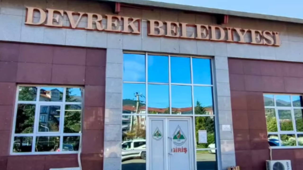 devrek-belediyesi-davasinda-ilk-durusma-tamamlandi-eski-baskanin-ev-hapsi-kaldirildi-FRISzshZ.jpg
