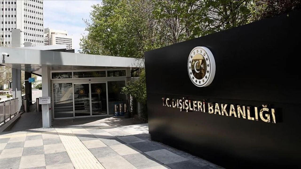disisleri-bakanligi-israilli-bakanin-mescid-i-aksaya-duzenledigi-baskini-kiniyoruz-ZJGZtlID.jpg