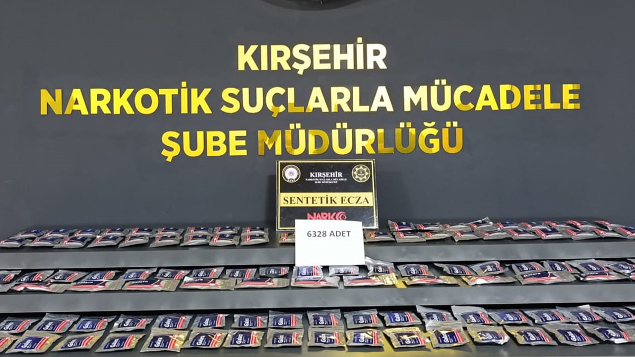 durdurulan-aractan-6-bin-hap-cikti-zehir-tacirleri-tutuklandi-jXHc1eiq.jpg