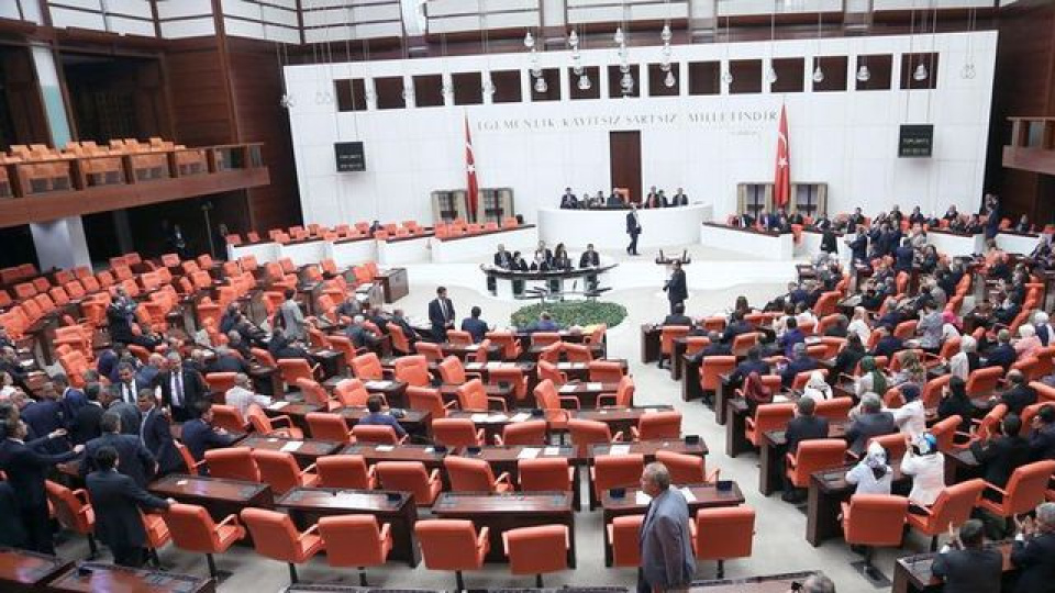 ekonomi-ve-siyaset-gundemi-12-mayis-2026-EUd1bDZ3.jpg