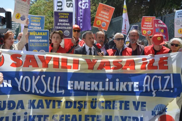 emekciler-bakanlik-onunden-seslendi-taleplerimizi-gormezden-gelmenin-bedelini-secim-sandiklarinda-odeyeceksiniz-jqJjsBKE.jpg