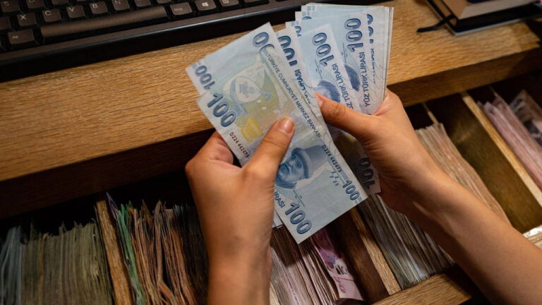 emekli-ve-memur-zamminda-hesaplar-degisti-iste-yeni-artis-senaryosu-jjthgmAJ.jpg