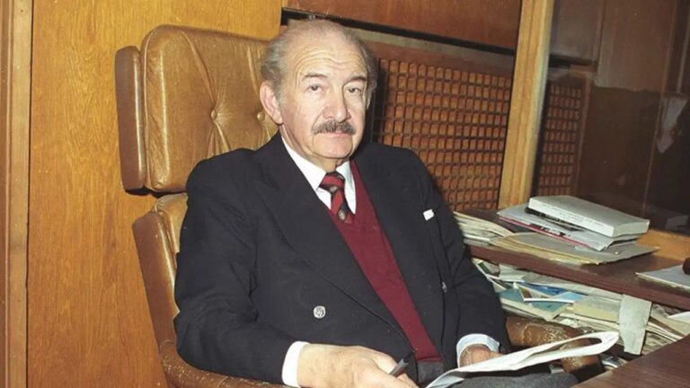 epik-ve-kabare-tiyatrosunun-ustasi-haldun-taner-aBEvQjbE.jpg