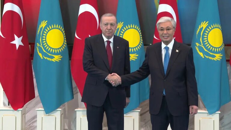 erdogan-kazakistan-cumhurbaskani-tokayev-ile-bir-araya-geldi-HSgmK7Sh.jpg