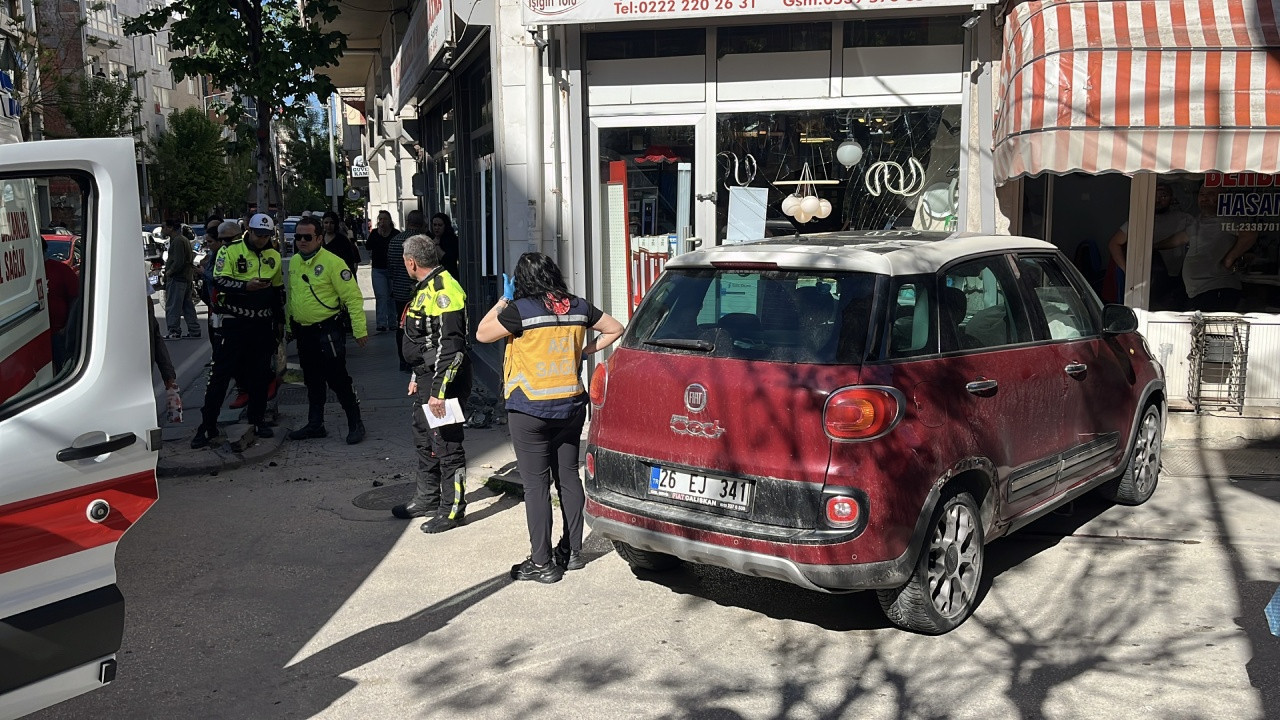 eskisehirde-otomobilin-carptigi-yaya-hayatini-kaybetti-kIS2gh8Q.jpg