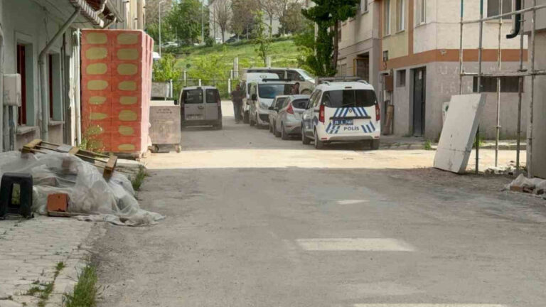 eskisehirde-supheli-olum-31-yasindaki-genci-babasi-evde-hareketsiz-buldu-veLVyD3C.jpg