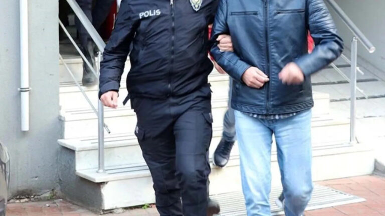evini-uyusturucu-agina-cevirdi-sucustu-yakalandi-OgKT7pmC.jpg