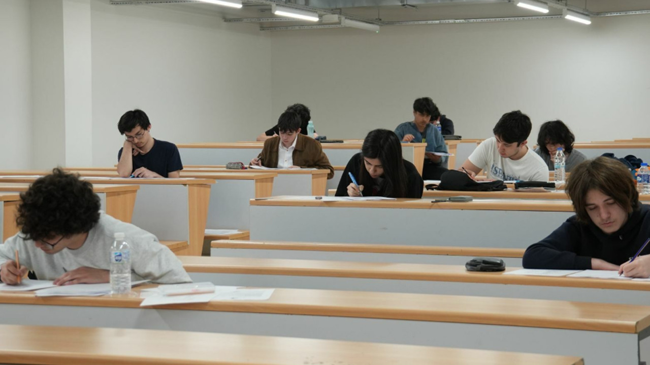 gelecegin-bilim-insanlari-dogus-universitesinde-bulustu-2-fizik-yarismasi-heyecani-qSHDXF3r.jpg
