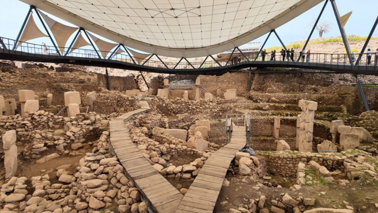 gobeklitepede-daha-once-gorulmemis-manzara-tarihin-sifir-noktasi-renk-degistirdi-4K3fOmem.jpg