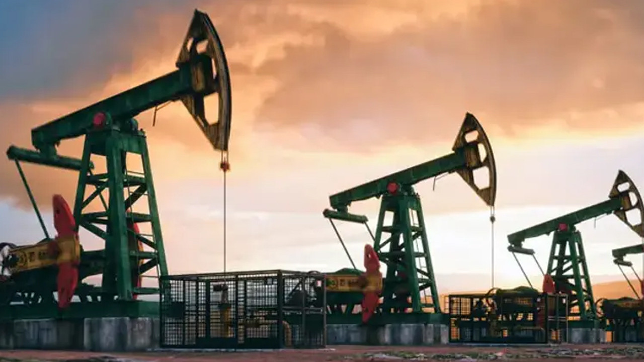gunluk-petrol-uretimi-dustu-NTQAyhSz.jpg