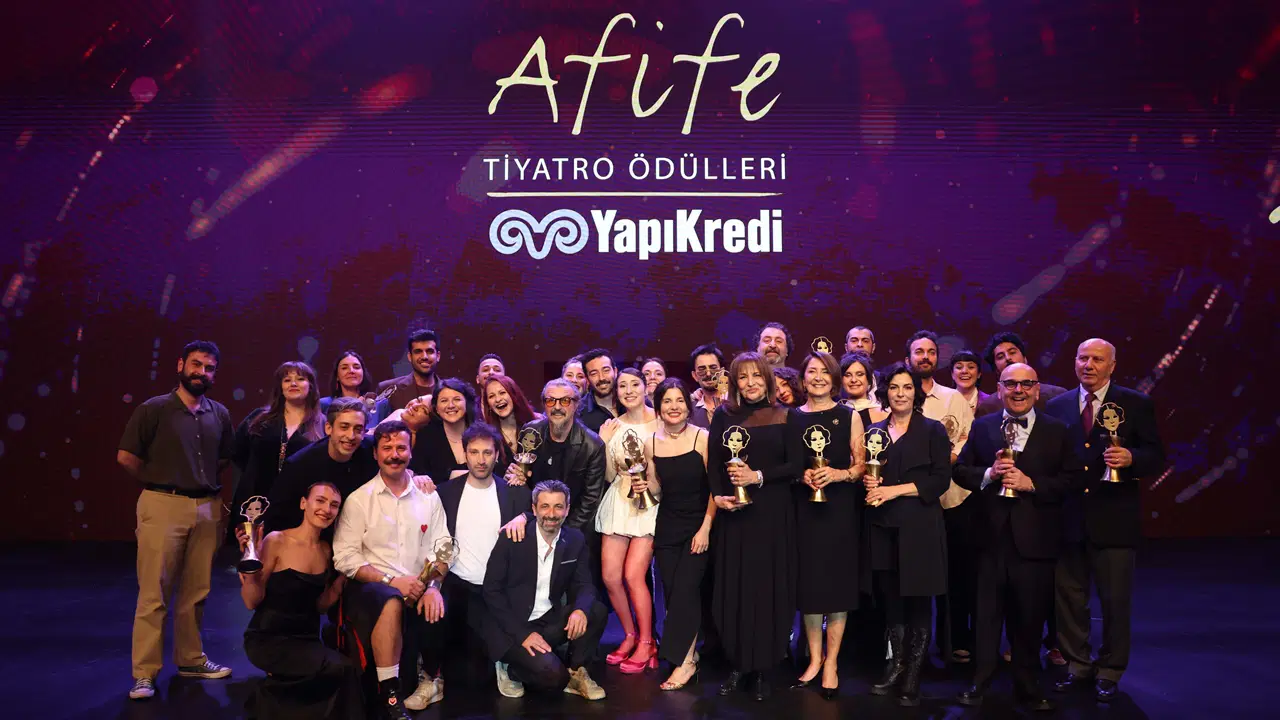 haldun-dormenin-anildigi-gecede-28-afife-tiyatro-odulleri-verildi-3BvuwESt.jpg