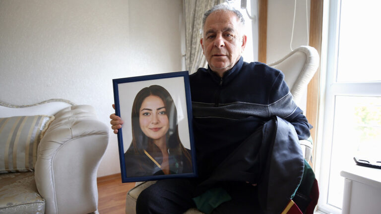 hatice-kocaefenin-acili-babasi-yasananlari-anlatti-5-kisi-tutuklandi-6tYQ14Ik.jpg