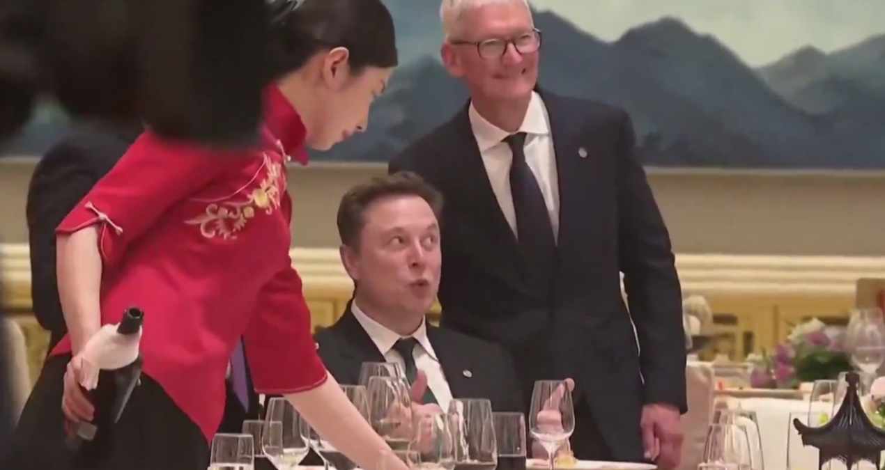 herkes-trumpi-bekliyordu-simarik-tacini-bu-kez-musk-aldi-fiOh3IkD.jpg
