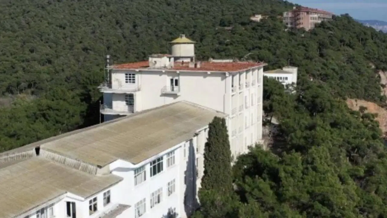heybeliada-sanatoryumunun-diyanete-tahsisi-yeniden-gundemde-devir-sureci-basladi-sfp4BGwV.jpg