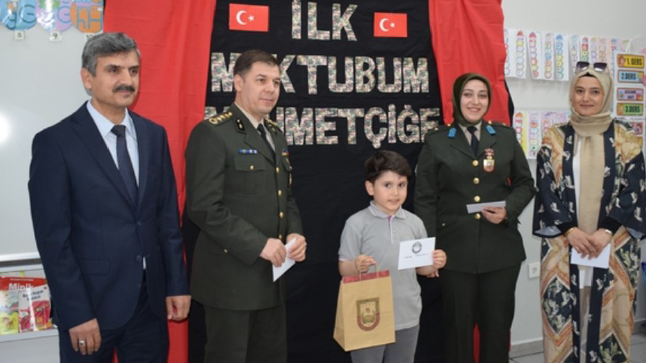 ilk-mektuplarini-mehmetcige-yazan-ogrencilere-askerlerden-cevap-geldi-wS6ZOYSr.jpg
