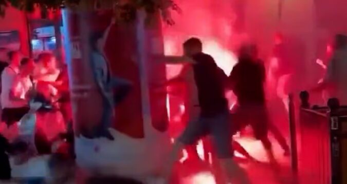 İngiliz ve Fransız taraftarlar, Budapeşte sokaklarında meydan savaşına tutuştu