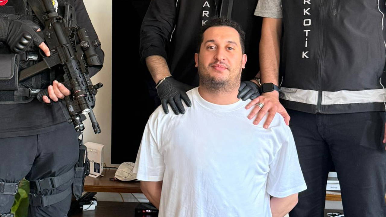 interpol-ariyordu-mohamed-boulakhrif-istanbulda-yakalandi-Z4BxbCkt.jpg